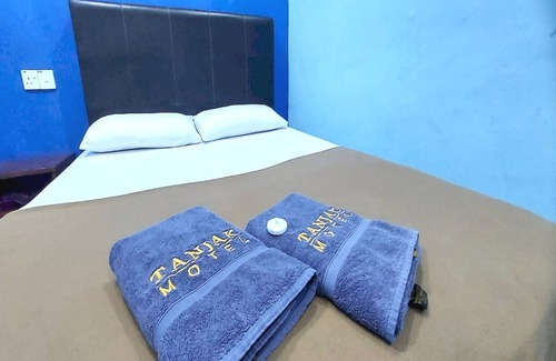 Kampung Pumpong Hotel | OYO 90937 Tanjak Hotel