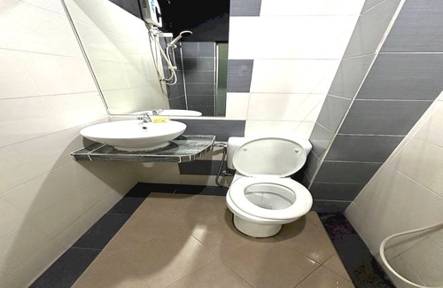 Simpang Kenyum Hotel | OYO 90938 The Nk Langkawi