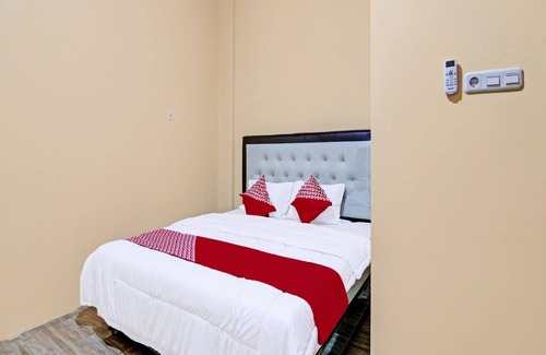 Pekanbaru Hotel | OYO 91835 Djasur Kost