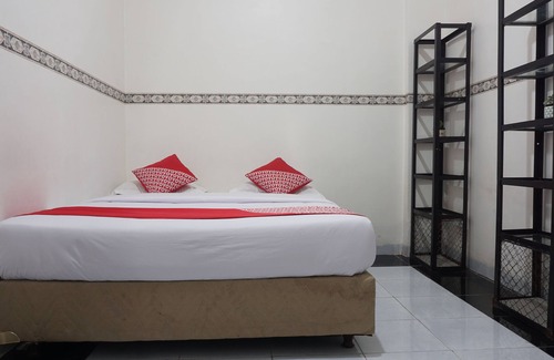 Watampone Hotel | OYO 91900 Wisma Amrach