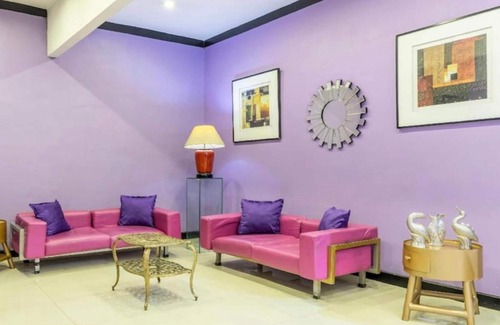 Pasong Tamo Hotel | OYO 920 New York Hotel Miami