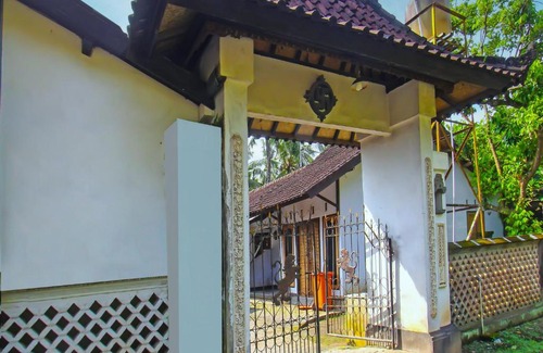 Senggigi Hotel | OYO 92308 Kos Duduk