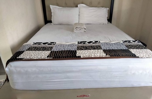 Palopo Hotel | OYO 93031 Edotel Smkn 5 Palopo Near Bukit punai