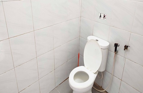 Makassar Hotel | OYO 93175 Wisma Syariah Dian Near Pare-pare