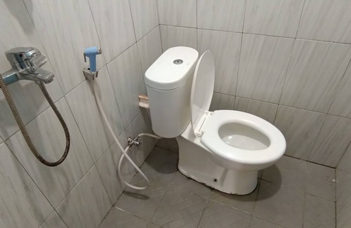Kalimantan Hotel | OYO 93400 Pondok Tawing Rumbih