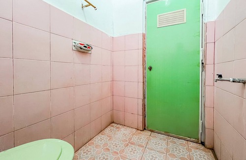 Somba Opu Hotel | OYO 93683 Kost Naura
