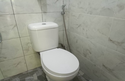 Kuta Hotel | OYO 93737 Bale Oyan Homestay