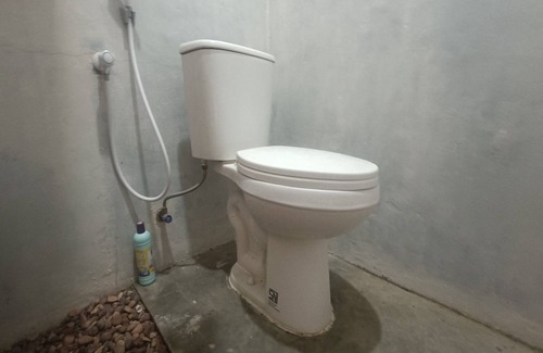 Kuta Hotel | OYO 93737 Bale Oyan Homestay