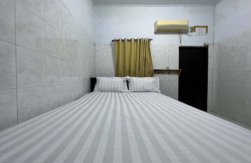 Marabahan Hotel | OYO 93753 Rafira Losmen NearYani Heahlerr