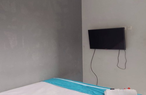 Binong Hotel | OYO 93808 Lincoln Dormitory