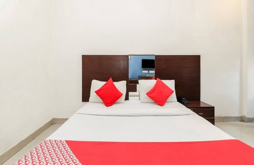 Begumpet Hotel | OYO 9386 Begumpet