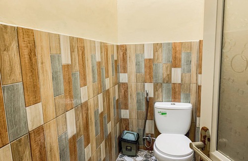 Somba Opu Hotel | OYO 93877 Atifah Homes