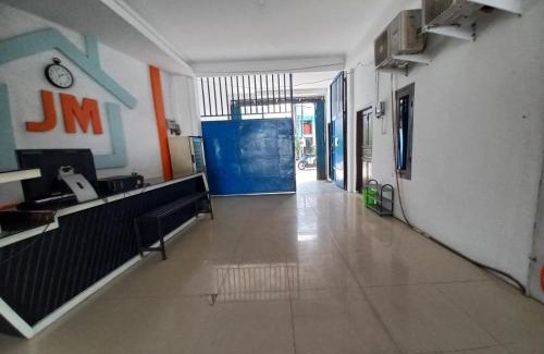 Karawang Timur Hotel | OYO 93962 Jm Guest House