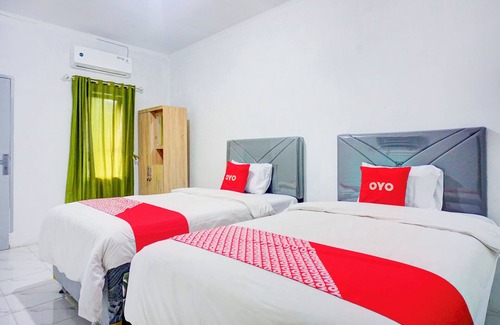 Medan Hotel | OYO 94504 Clove Nari Homestay