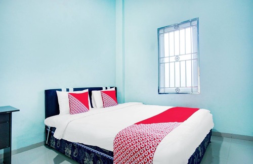 Palembang Hotel | OYO 94664 Al Barokah Embun Kostel
