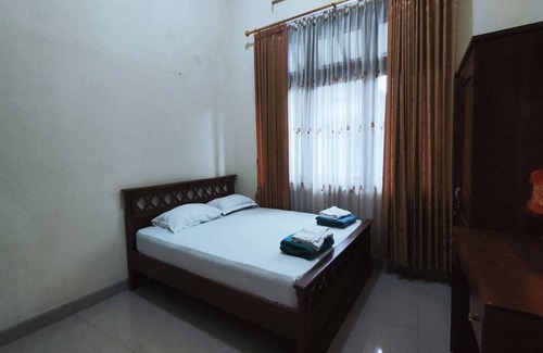 Banaran Hotel | OYO 94673 Guesthouse Syariah