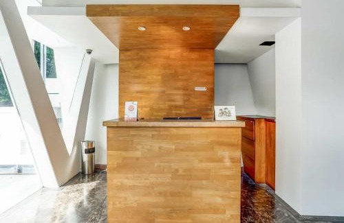 Legian City-Centre Hotel | OYO 94723 Premium Legian Hotel