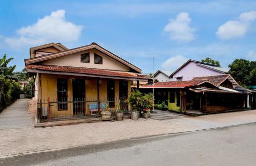 Balikpapan Hotel | OYO 94775 Palm Cafe Inn