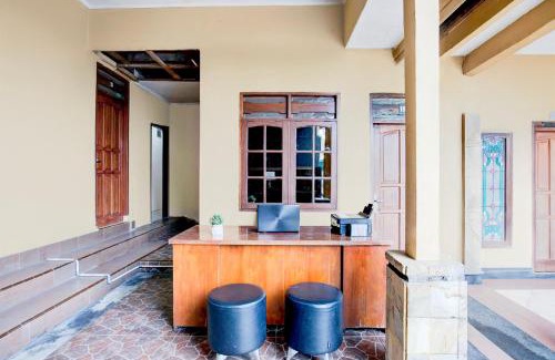 Balikpapan Hotel | OYO 94775 Palm Cafe Inn