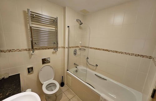 Blaby Hotel | OYO Blaby Westfield Hotel