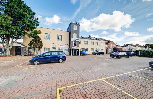 Elthorne Hotel | OYO Bostons Manor Hotel, Hanwell London