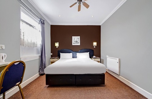 Elthorne Hotel | OYO Bostons Manor Hotel, Hanwell London