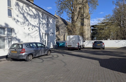 Heston Central Apartment | OYO Firs Lodge London Heathrow| Standard Double