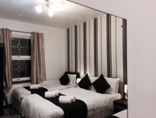 Heston Central House | OYO Firs Lodge London Heathrow