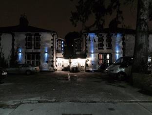 Heston Central House | OYO Firs Lodge London Heathrow