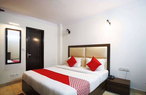 Chittaranjan Hotel | OYO Flagship 29962 South Continental (b&b)