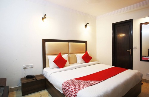 Chittaranjan Hotel | OYO Flagship 29962 South Continental (b&b)