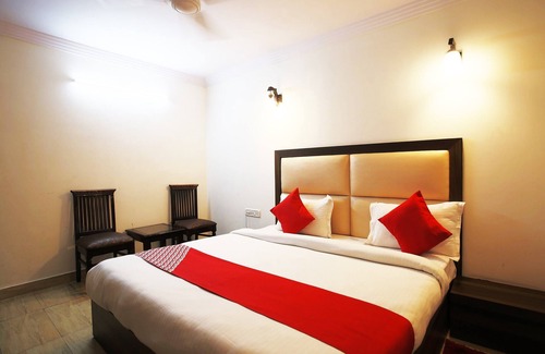 Chittaranjan Hotel | OYO Flagship 29962 South Continental (b&b)