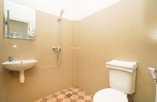 Surabaya Hotel | OYO Flagship 318 K1 UPN Rungkut Madya