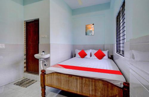 Narasapura Hotel | OYO Flagship Sri Sai Lodge