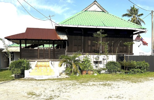 Penaga House | OYO Home 90495 Homestay Kampung Kota Aur