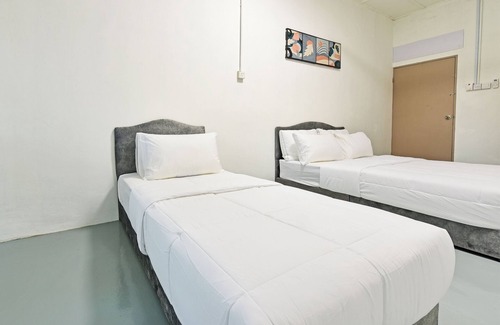Kuantan Hotel | OYO Home 90830 S Homestay