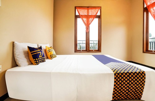 Lembang Hotel | OYO Homes 91008 Eco Tourism Desa Cibodas Babakan Gentong 1 Syariah