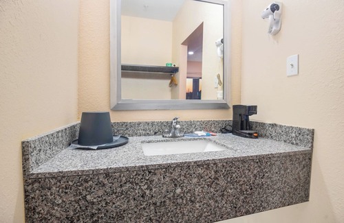 Adairsville Hotel | OYO Hotel Adairsville Calhoun South I-75