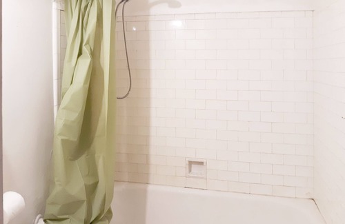 Derrick City Hotel | OYO Hotel Bradford Main St PA