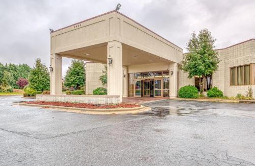 Burlington Hotel | OYO Hotel Burlington South
