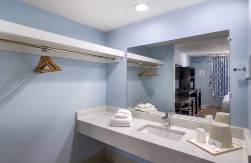 Cleveland Hotel | OYO Hotel Cleveland, TN