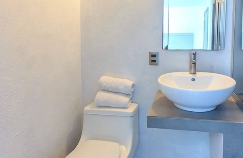 Downtown Guadalajara Hotel | OYO Hotel Colón Express
