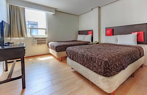 Downtown Guadalajara Hotel | OYO Hotel Colón Express