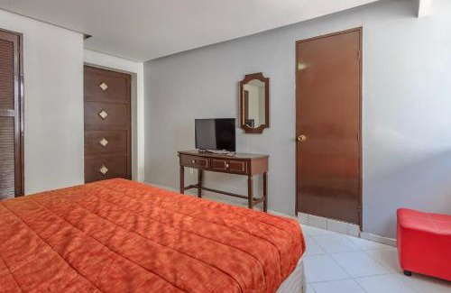 Downtown Guadalajara Hotel | OYO Hotel Colon Express
