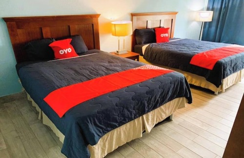 Dundee Hotel | OYO Hotel Dundee By Crystal Lake