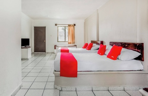 Alfredo V. Bonfil Hotel | OYO Hotel Jaguar