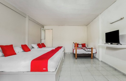 Alfredo V. Bonfil Hotel | OYO Hotel Jaguar