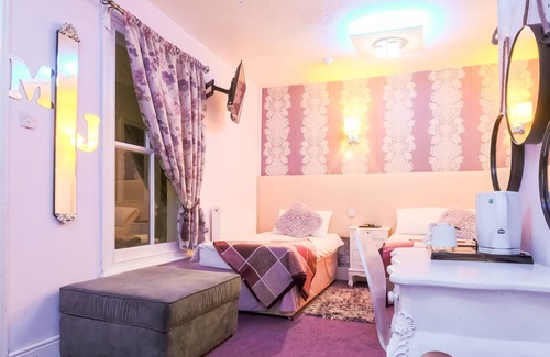Cleethorpes Hotel | OYO Hotel Mj Kingsway, Cleethorpes Seafront