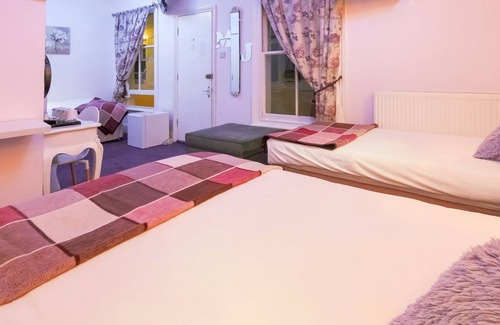 Cleethorpes Hotel | OYO Hotel Mj Kingsway, Cleethorpes Seafront