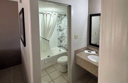 Phenix City Hotel | OYO Hotel Phenix City